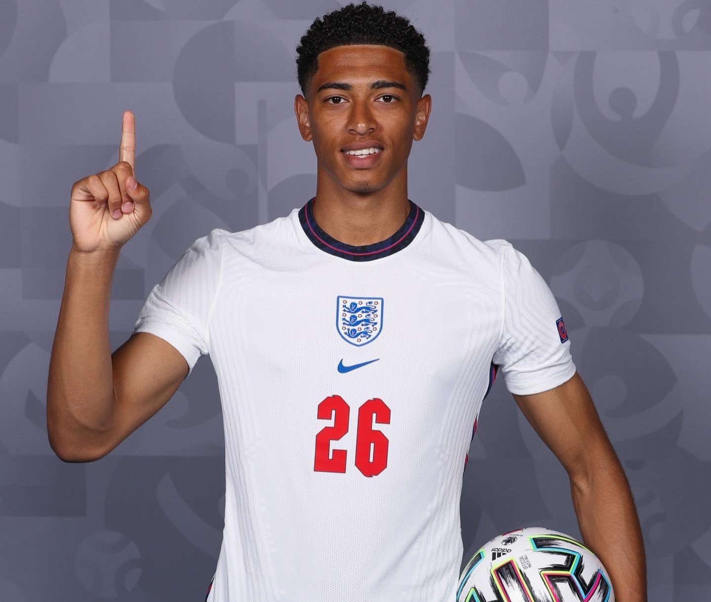 [德甲]穆勒头球助攻 格雷罗头球攻门梅开二度