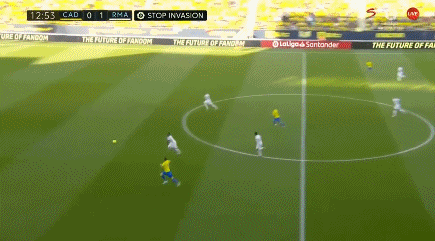 稳居榜首 巴萨战胜奥萨苏纳