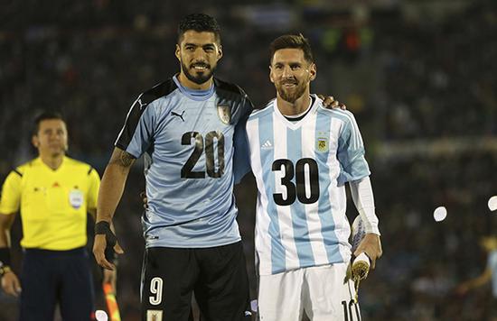 艾顿终暴走！末节统治内线，雷迪克发布会持续称赞，亲承设计战术