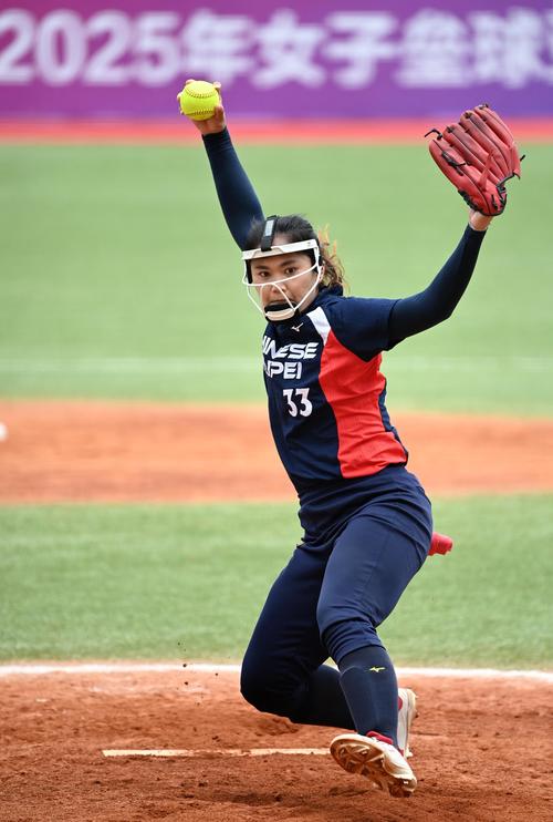 李弘权18加8张镇麟16分 上海复仇广厦豪取7连胜