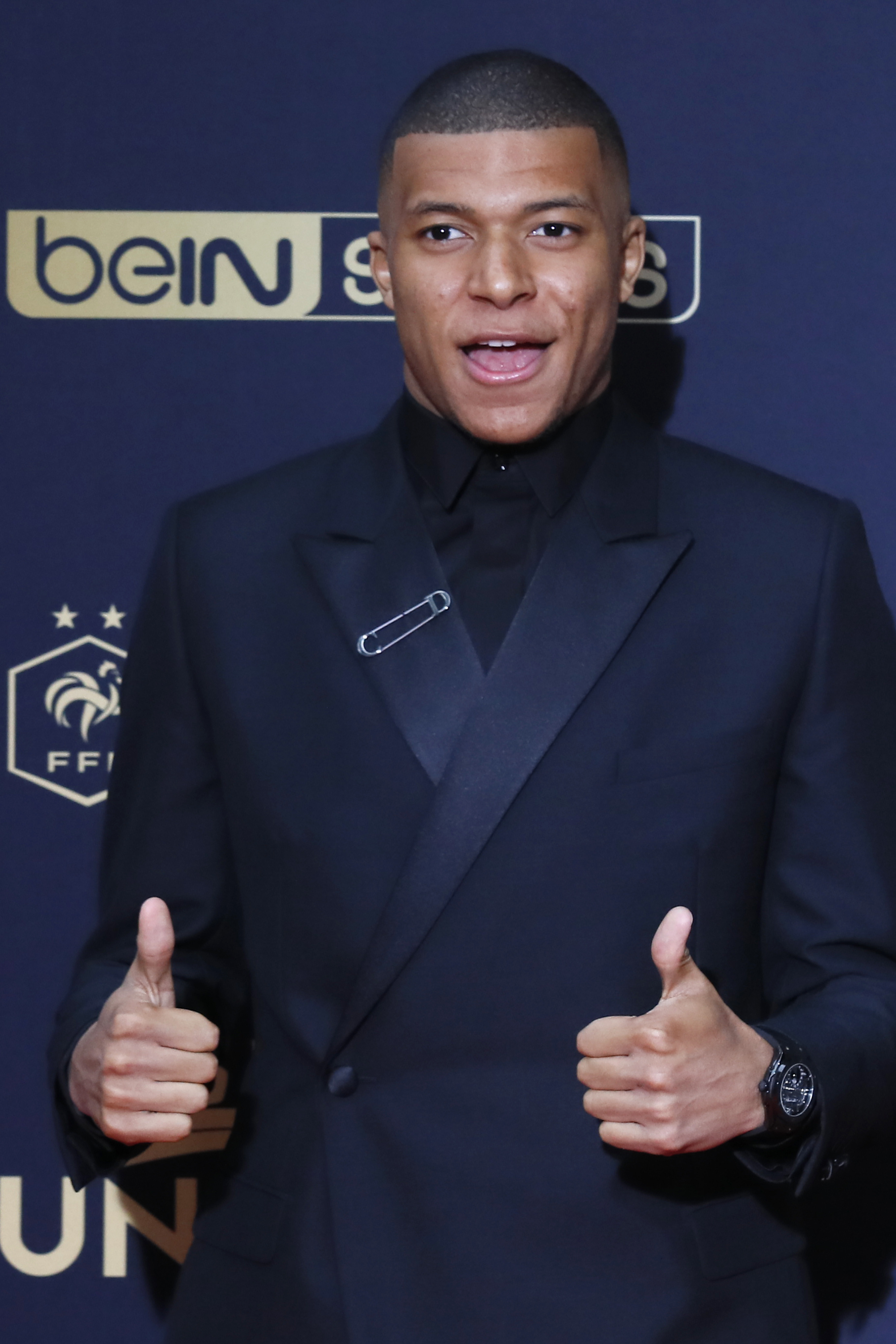 英联杯曼城20淘汰切尔西马赫雷斯任意球世界波